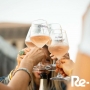Toasting with reusable glasses at the Alma Occident festival