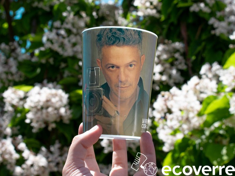 L'artiste Alejandro Sanz et Reforesta plantent 3900 arbres avec les avantages des gobelets réutilisables