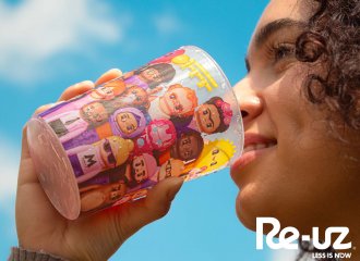 OFFFest dynamique avec le design exclusif de Yippiehey sur des gobelets réutilisables!