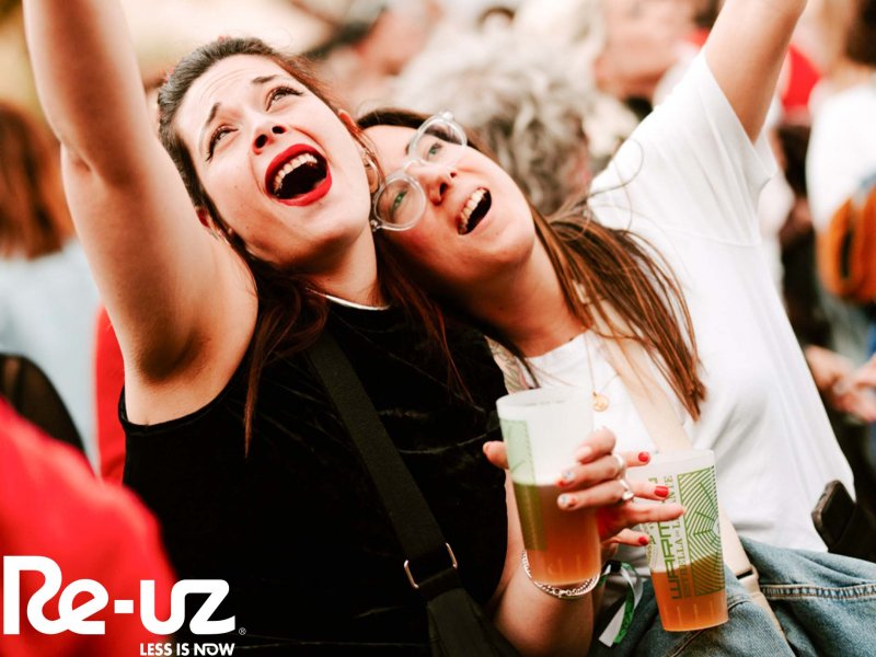 Warm Up Estrella Levante more sustainable than ever with Re-uz reusable cups